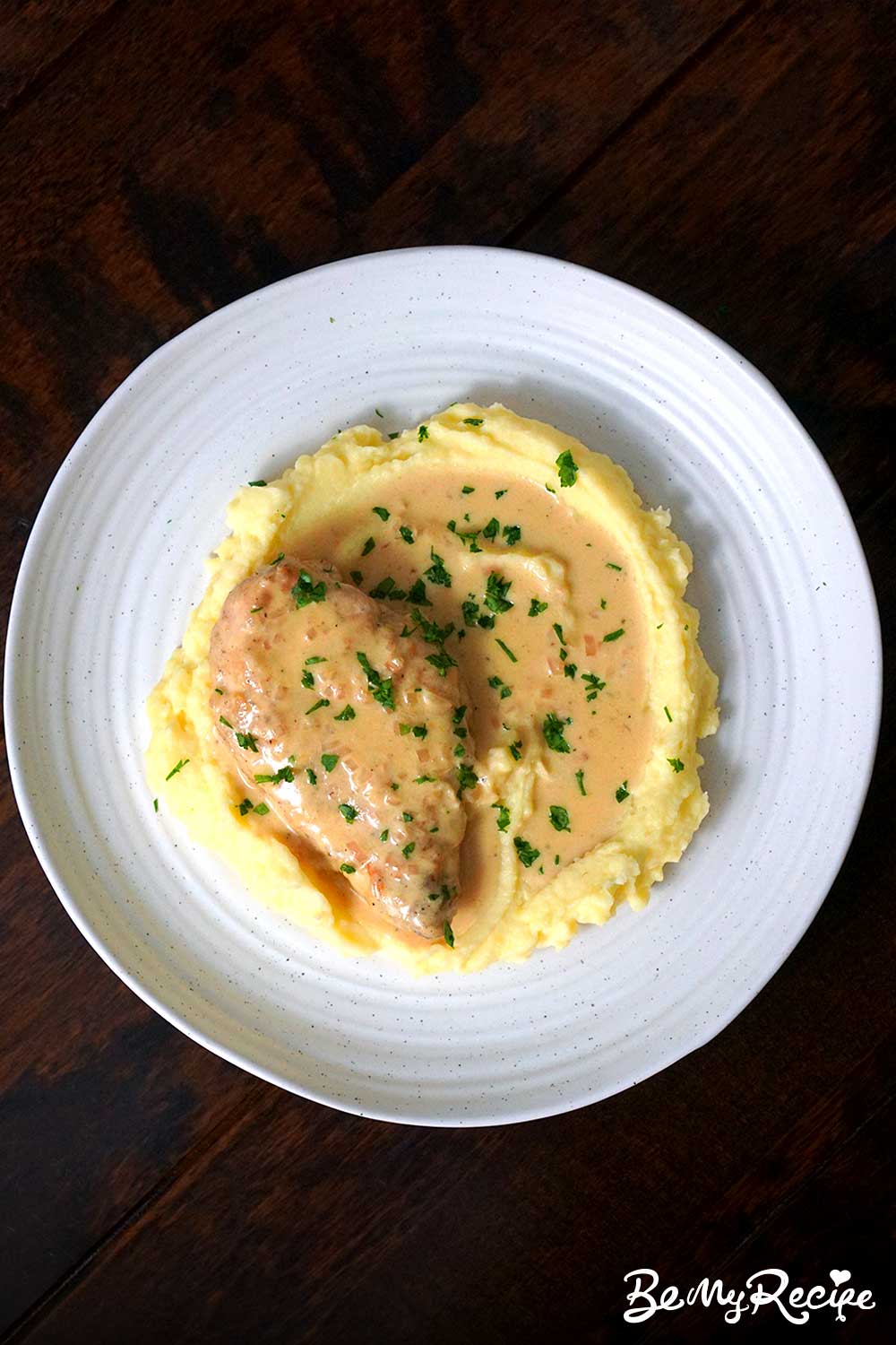 One-Pan Creamy Honey Mustard Chicken: Sweet, Tangy & Easy